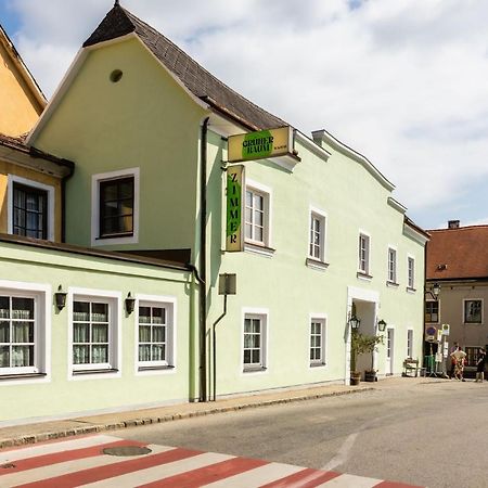 Gruener Baum Wachau - Retro Fruehstueckspension 마우테른 외부 사진